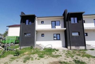 Casă individuală cu 4 camere cu Canalizare în 1 Decembrie - 2