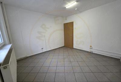 Spațiu comercial, de 50 mp, în Central - 5