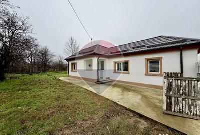 Casă cu 2 camere cu Teren 802 Mp în Jariștea