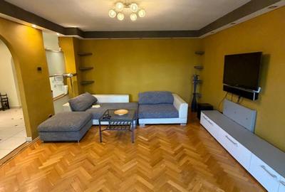 Apartament cu 3 camere decomandat, mobilat în Girocului