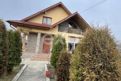 Casă cu 3 camere cu Teren 1732 Mp în Gârleni