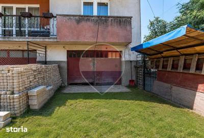 Apartament cu 4 camere decomandat în Gruia