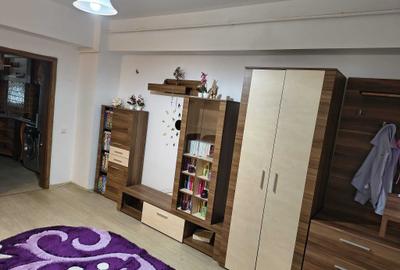Apartament cu 2 camere semidecomandat în Tătărași