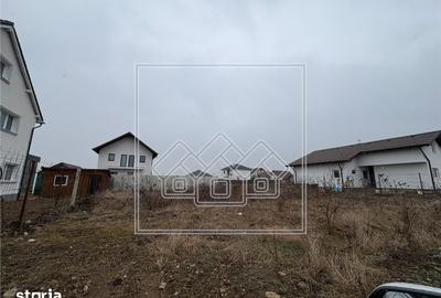 Teren de 485 mp, în Cristian - 2