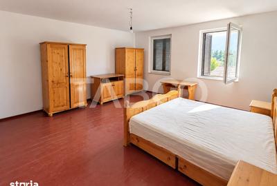 Casă cu 3 camere cu Teren 1175 Mp în Central