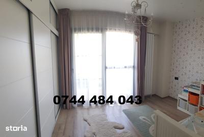 Apartament cu 4 camere decomandat în Central