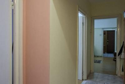 Apartament cu 3 camere semidecomandat în Nord