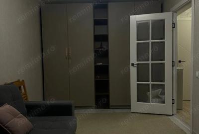 Garsonieră decomandată în Costin Georgian