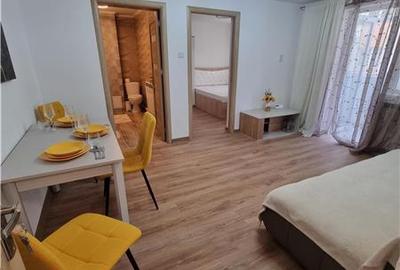 Apartament cu 3 camere nedecomandat, mobilat în 1 Mai