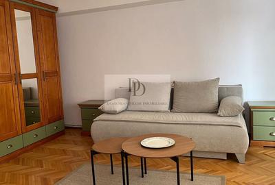 Apartament cu 3 camere decomandat, mobilat în Central