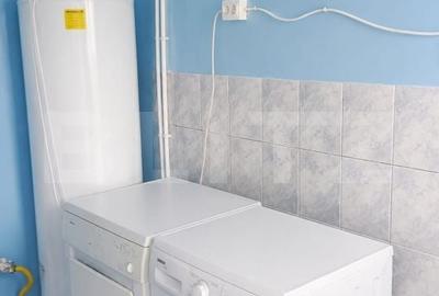 Casă cu 4 camere cu Teren 6000 Mp în Central - 6