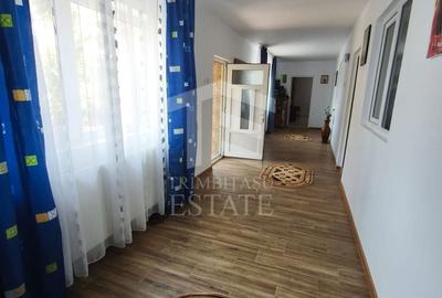 Casă cu 5 camere cu Teren 800 Mp în Central