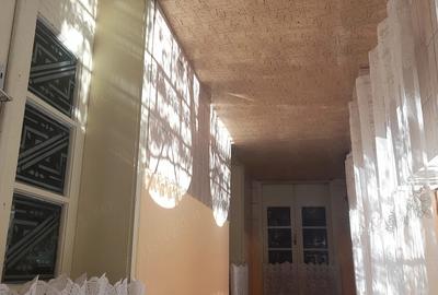 Casă cu 4 camere cu Teren 1600 Mp în Zăgujeni