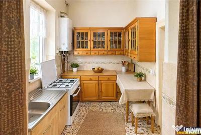 Casă cu 4 camere cu Teren 934 Mp în Central