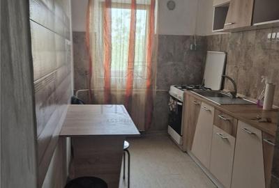 Garsonieră decomandată în Soarelui