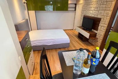 Garsonieră decomandată în Central