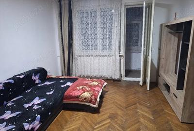 Apartament cu 3 camere semidecomandat în Central - 1