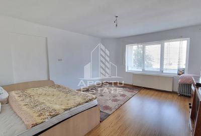 Casă cu 5 camere cu Teren 200 Mp în Mehala - 2