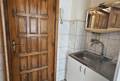 Garsonieră semidecomandată în Buziașului