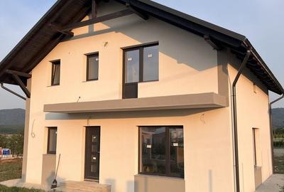Casă cu 4 camere în Aghireș - 2