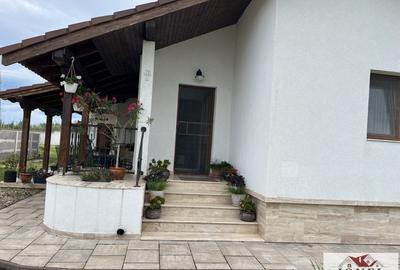 Casă individuală cu 4 camere cu Teren 869 Mp în Micești - 1