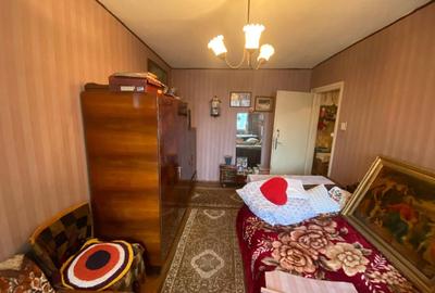 Apartament cu 3 camere semidecomandat, mobilat în Central
