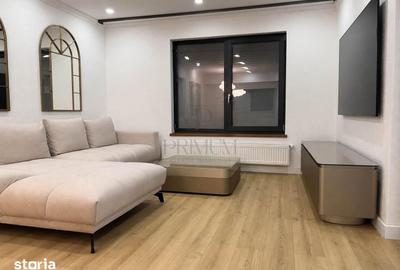 Apartament cu 4 camere decomandat în Lipovei
