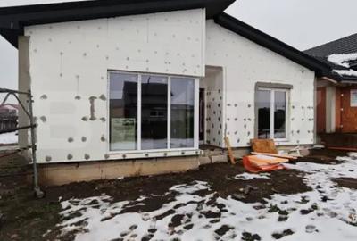 Casă cu 4 camere cu Teren 800 Mp în Mihai Viteazu