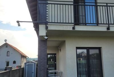 Casă cu 4 camere în Ipotești
