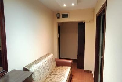 Apartament cu 3 camere semidecomandat, mobilat în Circumvalațiunii
