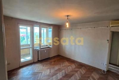 Apartament cu 3 camere decomandat în Barbu Văcărescu