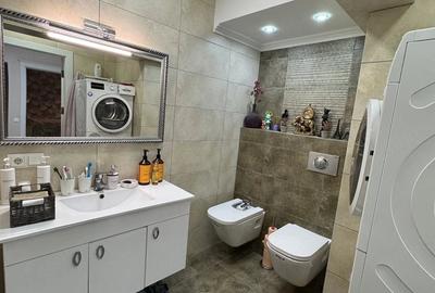 Apartament cu 2 camere decomandat în Apărătorii Patriei