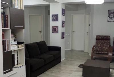 Apartament cu 3 camere semidecomandat în Apărătorii Patriei