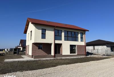 Casă cu 5 camere cu Teren 605 Mp în Tărtășești