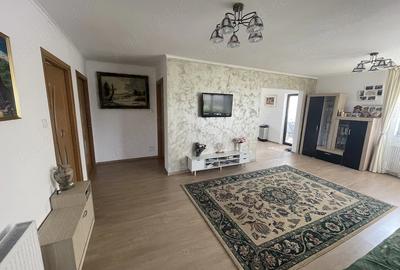 Casă cu Teren 1000 Mp în Urișor - 1
