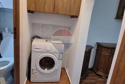 Apartament cu 2 camere semidecomandat în Berceni