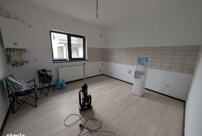 Casă cu 3 camere în Mărgineni - 2