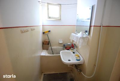 Apartament cu 2 camere semidecomandat în Micro 19