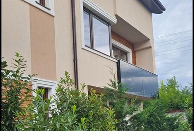 Casă cu 4 camere cu Teren 200 Mp în Central