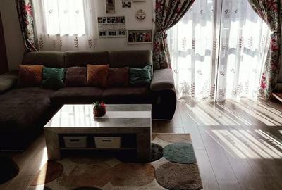 Apartament cu 3 camere decomandat, mobilat în Girocului