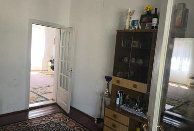 Casă cu 6 camere cu Teren 1892 Mp în Central - 8