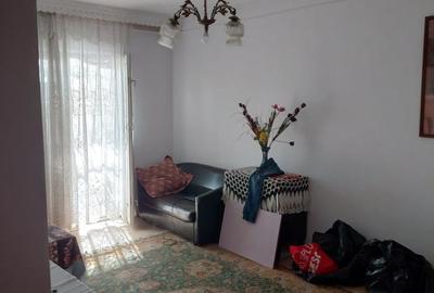 Apartament cu 3 camere decomandat în Alexandru cel Bun