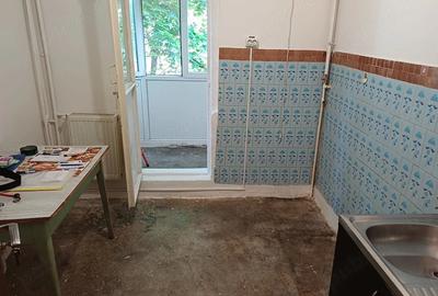 Apartament cu 3 camere decomandat în Vest - 1