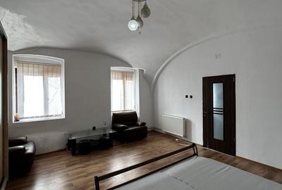 Apartament cu 3 camere semidecomandat, mobilat în Boul Roșu - 3
