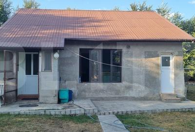 Casă cu 3 camere cu Teren 1000 Mp în Valea