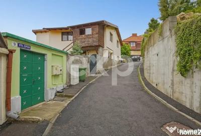 Casă cu 5 camere cu Teren 355 Mp în Schei