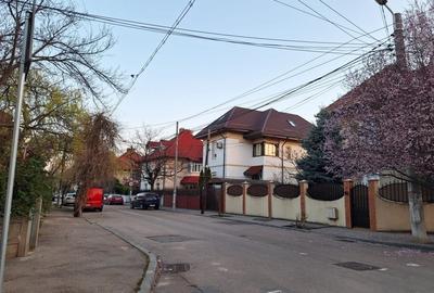 Casă individuală cu 7 camere cu Canalizare în Parcul Carol - 23