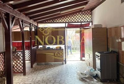 Casă cu 10 camere cu Teren 1332 Mp în Mănăstirea Cașin