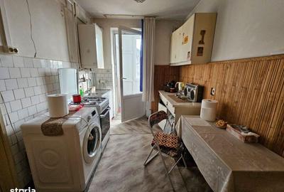 Apartament cu 3 camere decomandat, mobilat în Decebal