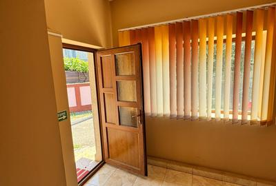 Casă cu 4 camere cu Teren 1065 Mp în Valu lui Traian - 5